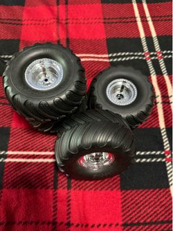 Traxxas Bigfoot tires