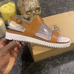 Woman’s Ugg Zayda Sandals