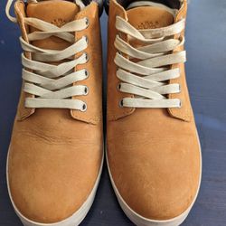 Women's 9.5 Timberland Shoes