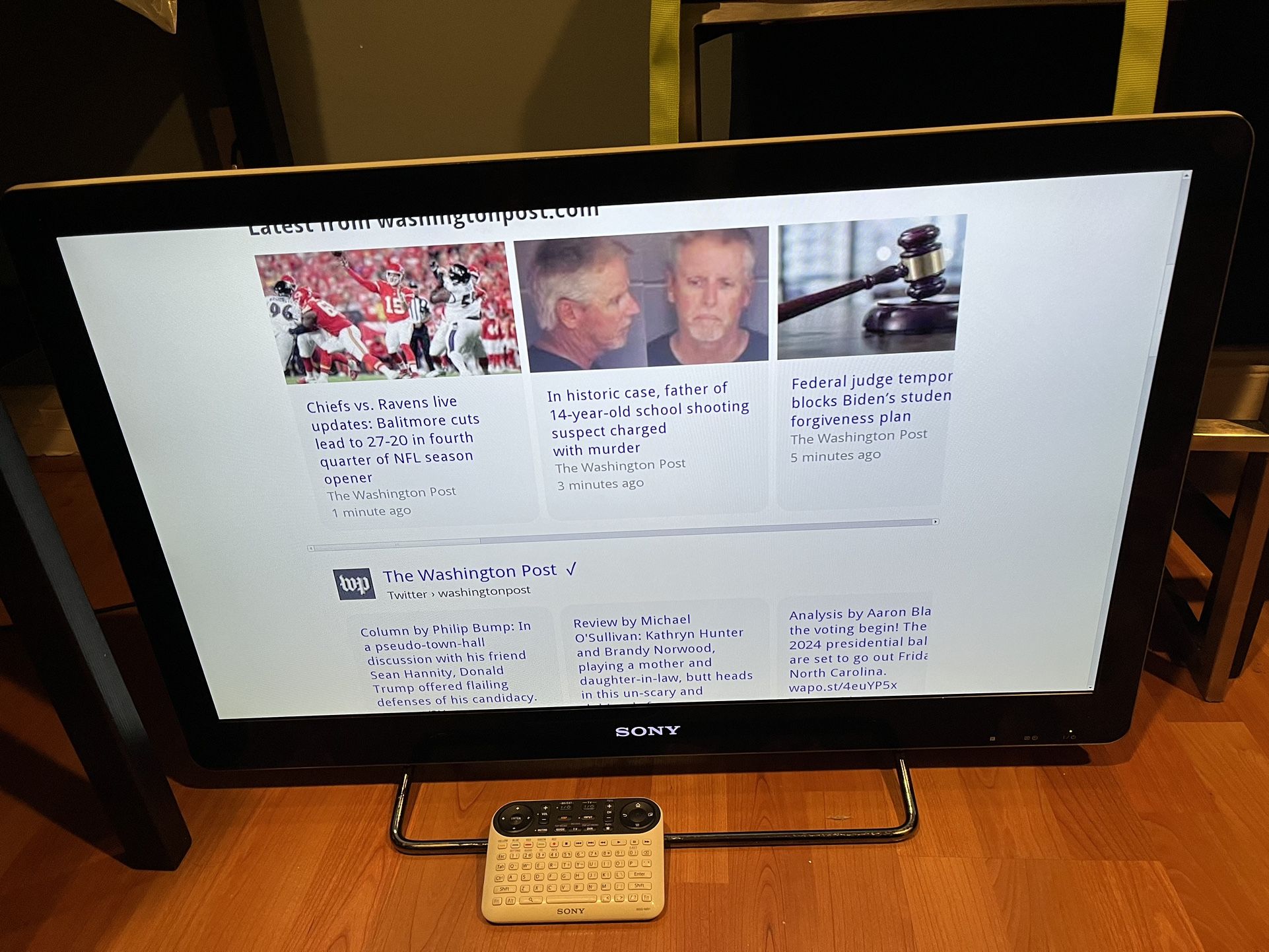 Sony Google TV NSX-32GT1 Smart TV 32 Inch w/ Remote