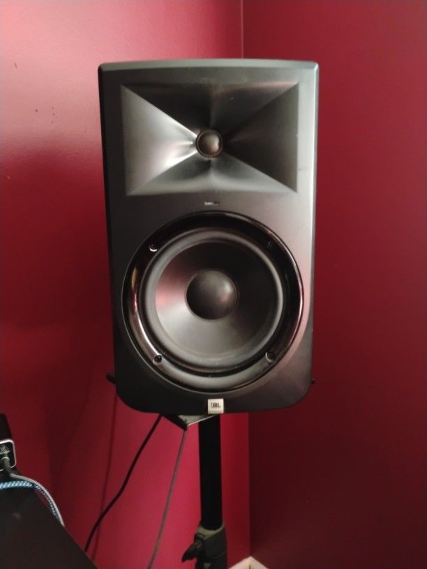 JBL LSR308