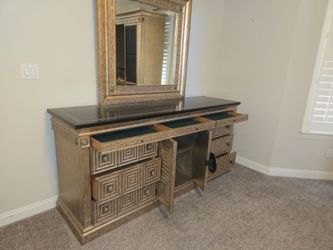 Collezione Europa Gucci style bedroom set (HEAVY) PICK UP ONLY