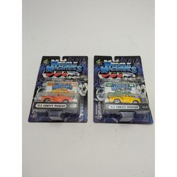 Lot Of 2 Muscle Machines 1:64 Die Cast Collectable Cars 53 Chevy Pickups