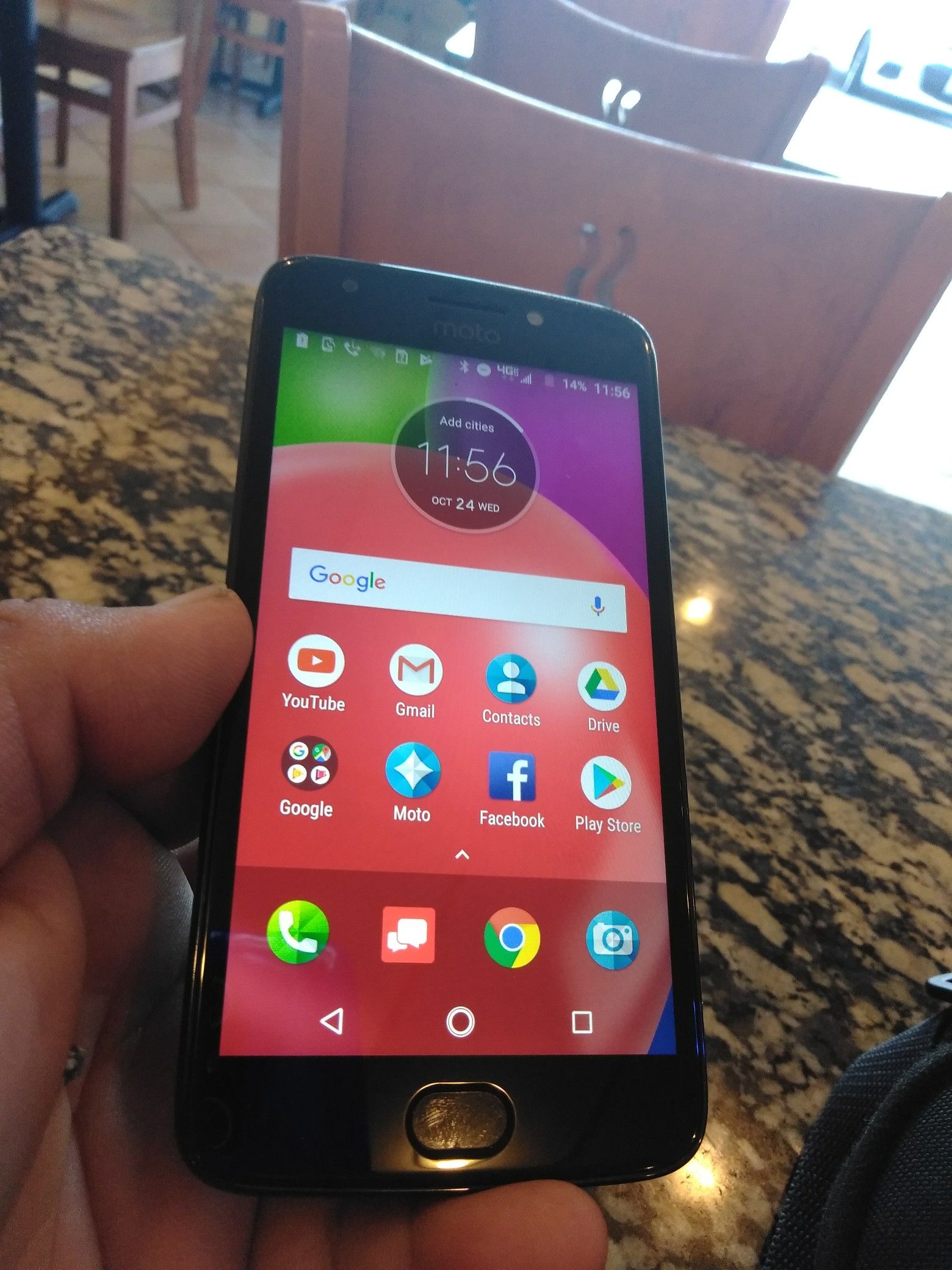 Motorola moto E4...Verizon.. 4G LTE.. Unlocked.. Very Fast.. Has Finger Scanner..