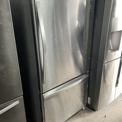 WHIRLPOOL REFRIGERATOR