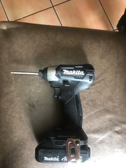 Makita Drill impacto Brushless nuevo con una batería 2.0