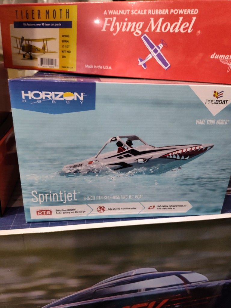 Pro Boat Mini RC Boat Including Remote Battery And A Charger