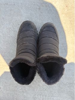 black fuzzy boots - Size 8
