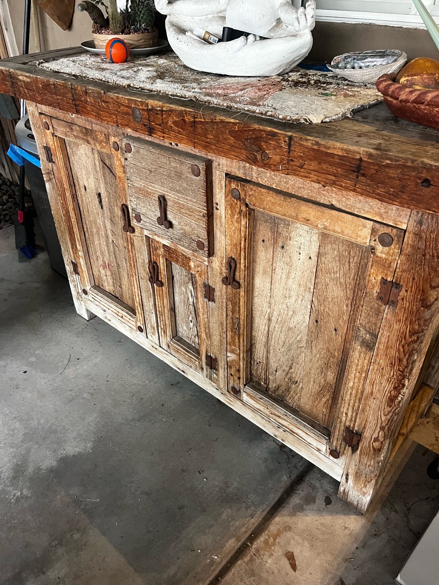 Outdoor or indoor rustic sink