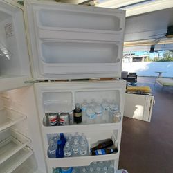 Refrigerator and dishwasher 