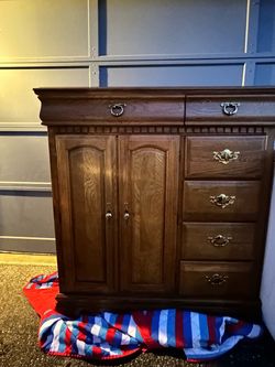 Wardrobe Dresser Bassett brand