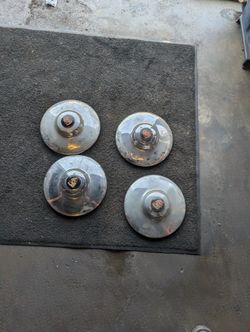 Original Porsche 356 Nipple Hubcaps