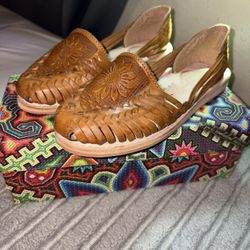 Huaraches Size 23 