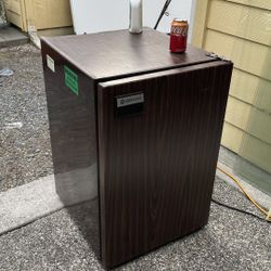 Refrigerator, Mini, Fully Operational 