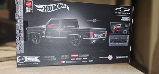 Brick house & hot wheels
