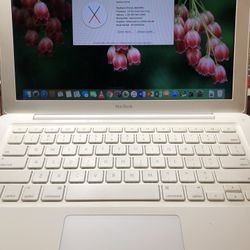 Apple MacBook Polycarbonate 2010 Laptop