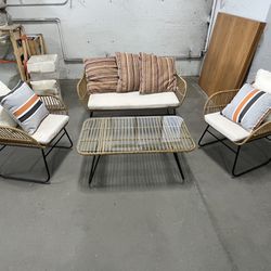 4 set of the Luxury Outdoor Furniture! Like New!