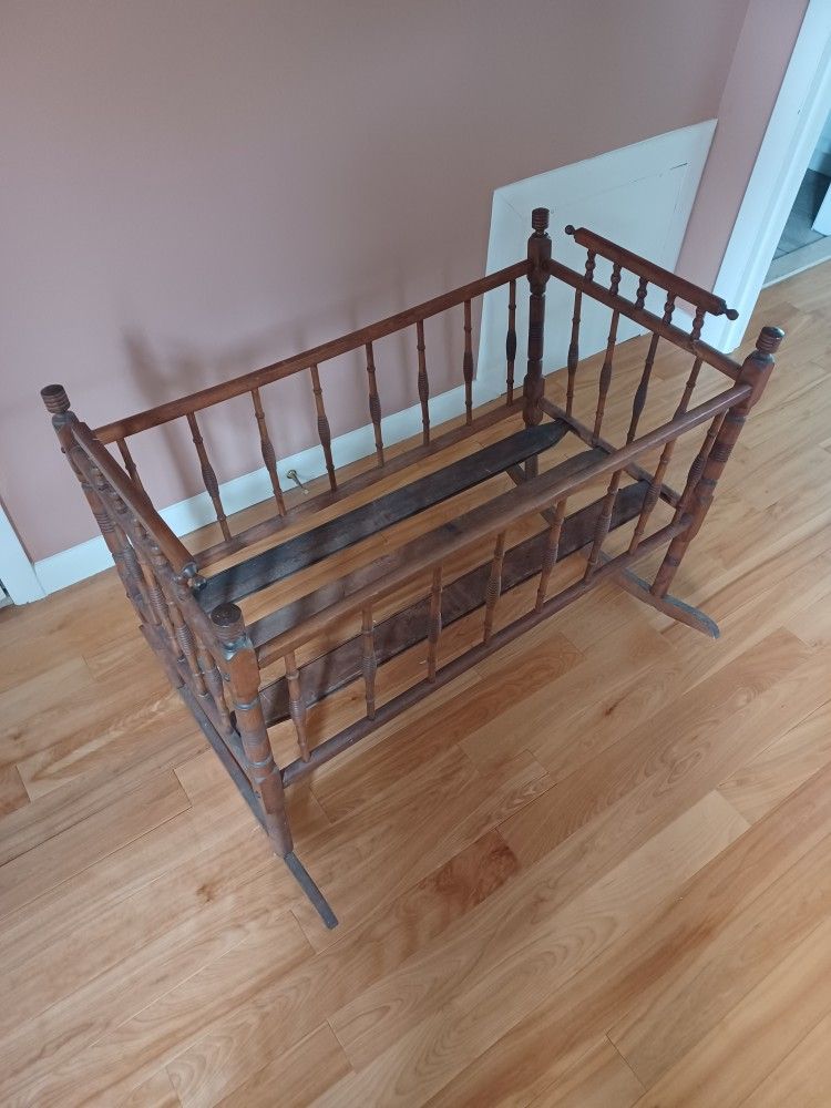 Antique Cradle/Crib