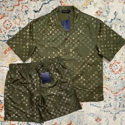 Men suit size L/XL