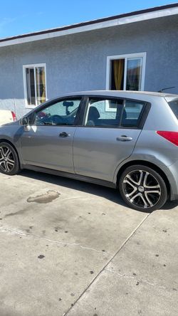 Nissan versa￼