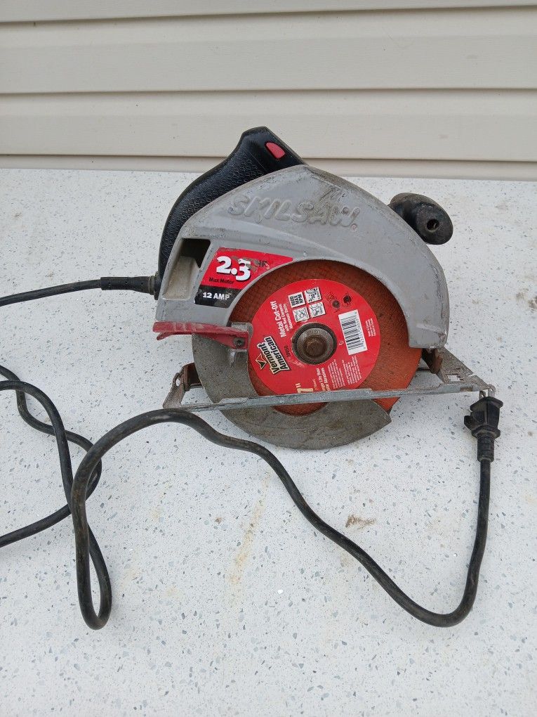 Skilsaw Circular Saw Corded 7 Inch 2.3 HP Max Motor 12 Amp AS IS $10