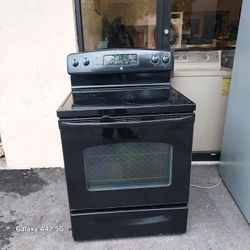 GE Stove Everything Works Excellent