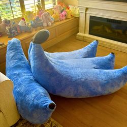 Blue banana chair new fits 2 adults