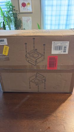 New commode chair