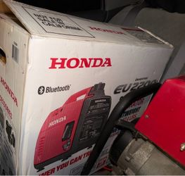 BRAND NEW IN BOX • HONDA EU2200i • QUIET INVERTER • BLUETOOTH • NEVER USED