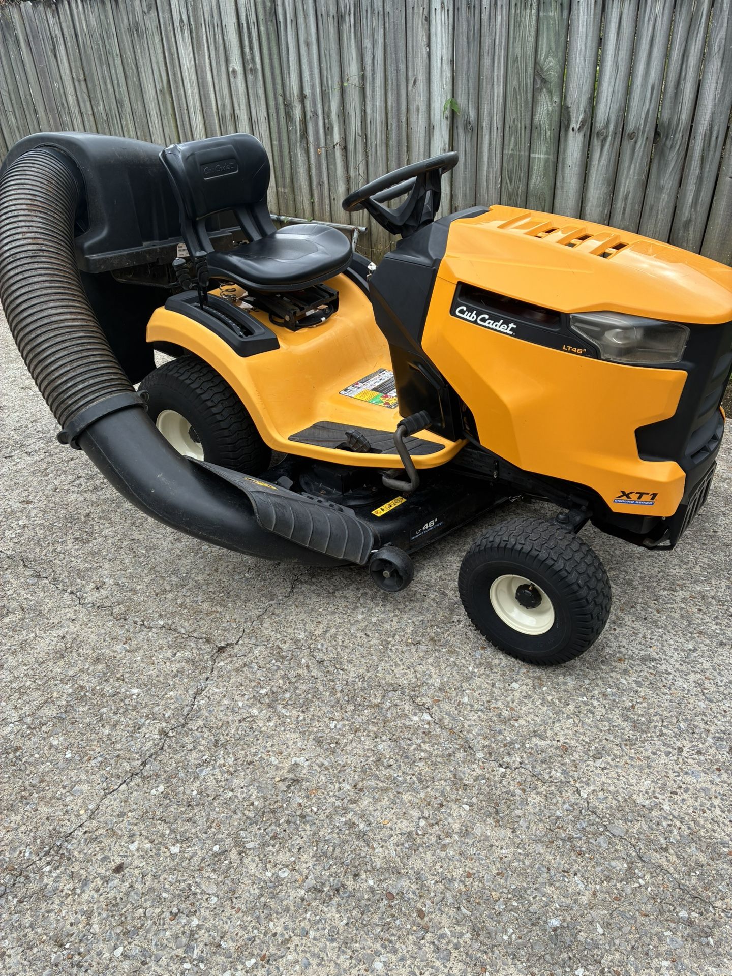 Cub Cadet XT1 46” With Dual Bagger
