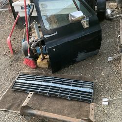 Chevy Square body Pieces 