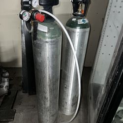 Dual CO₂ Tank System w/ Taprite Regulator – Ready to Use