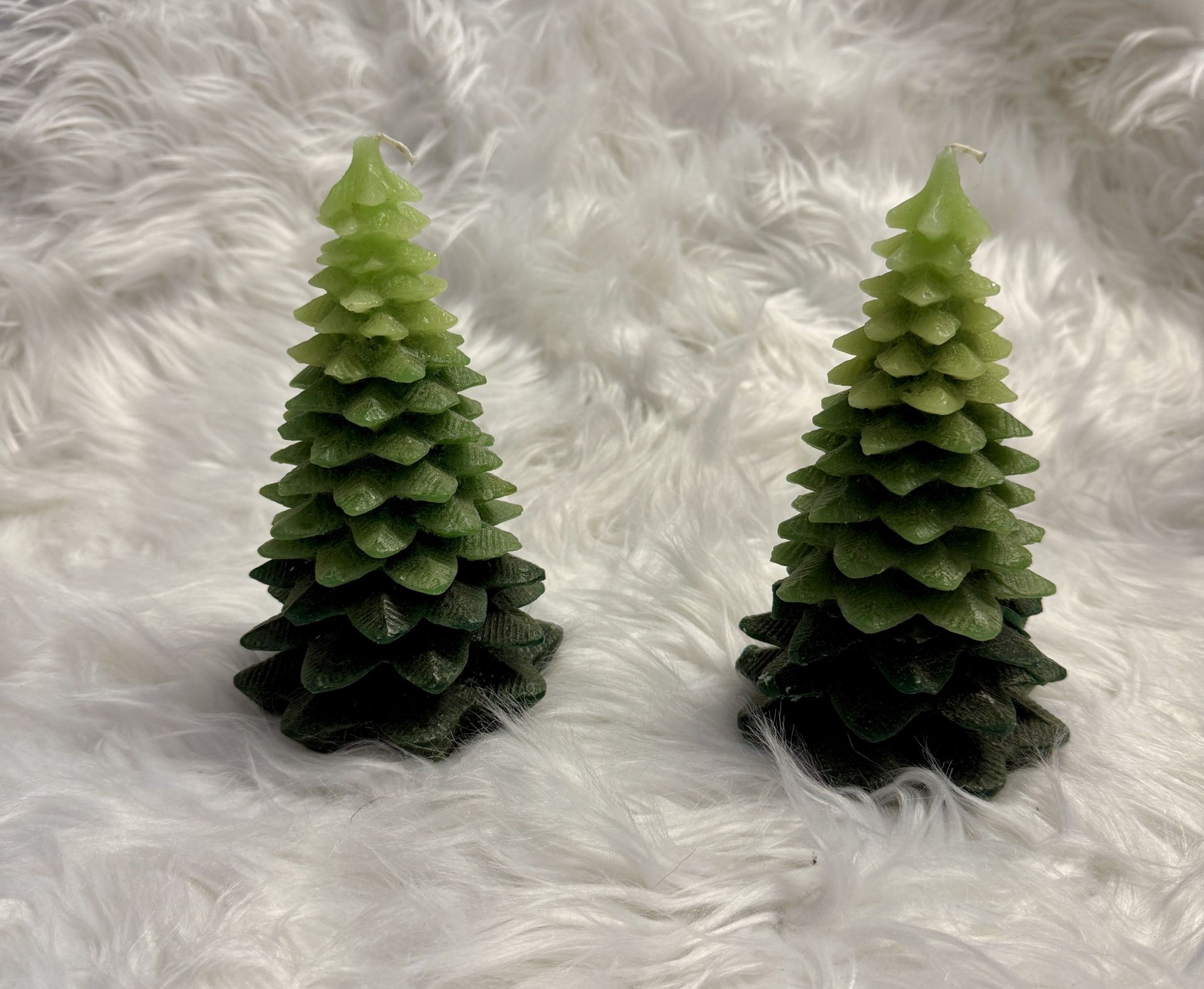 Christmas in July! Two super cute chunky leaf tree candles -figural-novelty- ombré green
