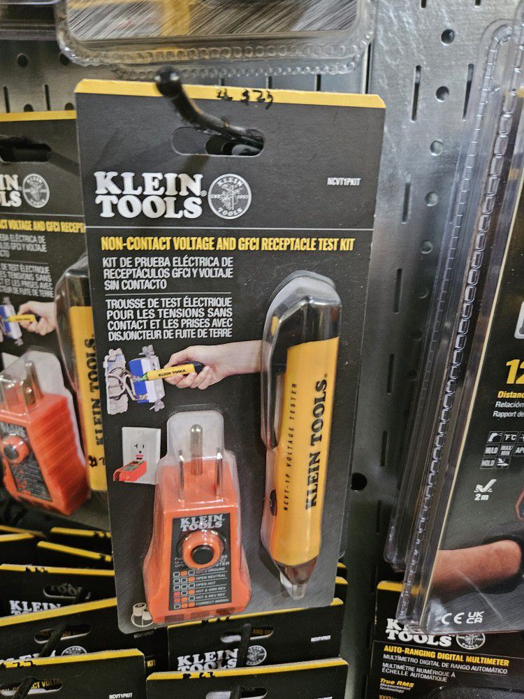 Klein Tools
Digital Non-Contact Voltage and GFCI Receptacle Test Kit
