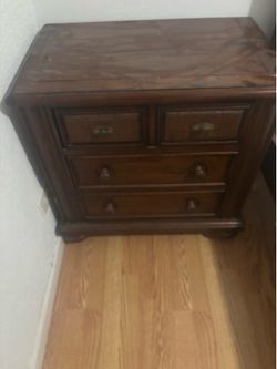 Furniture dresser and 2 night stand dressers