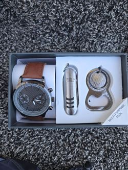 men's watch and multi-tool gift set MSRP $40