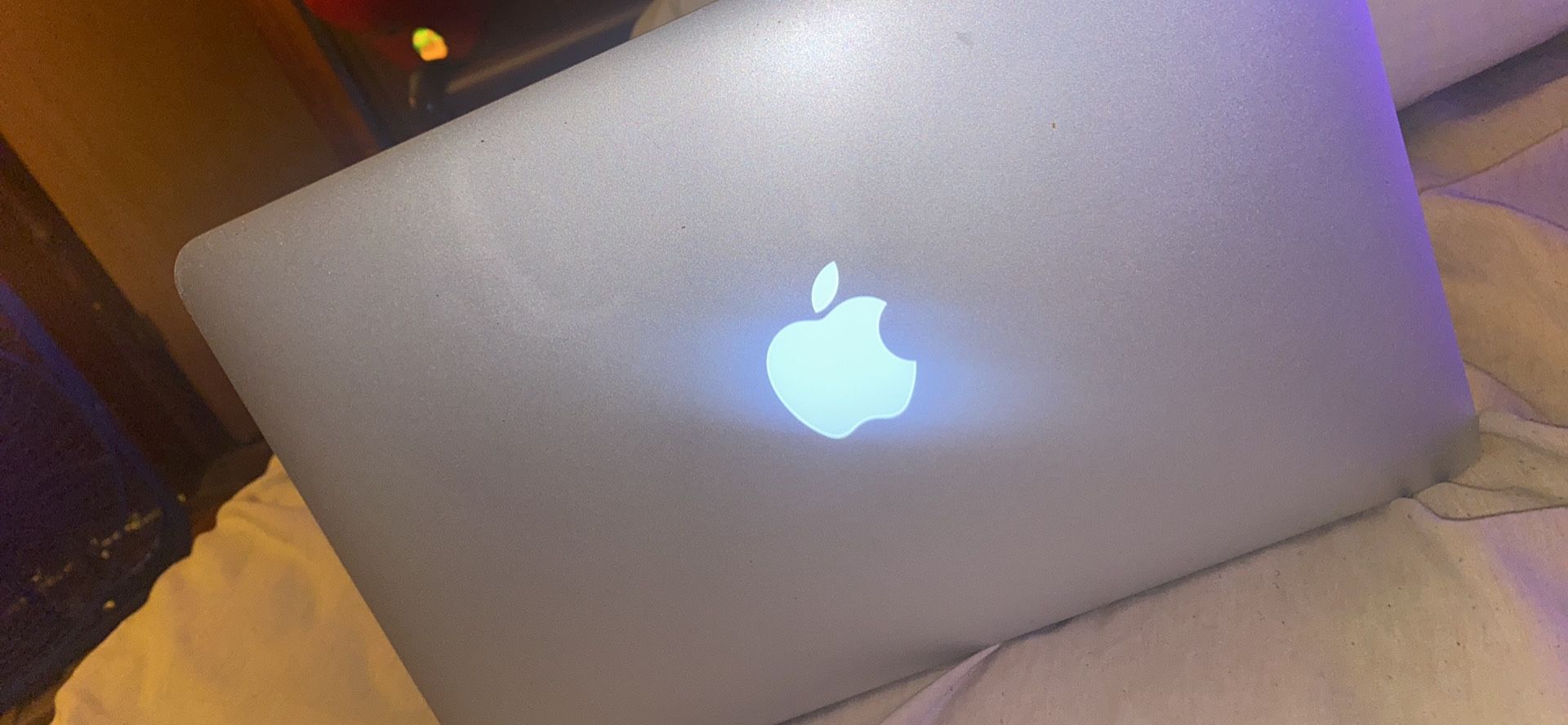 Apple MacBook (10.11.6) Works Great
