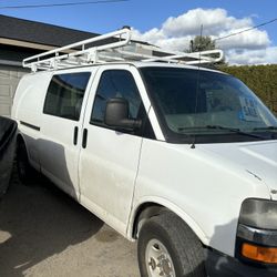 2009 Chevrolet Express Cargo Van