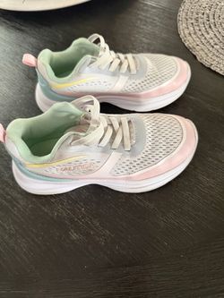 Girls shoes