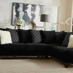 Sectional Tuxedo Black New Can Deliver