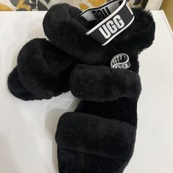 New UGG Slippers Size 9