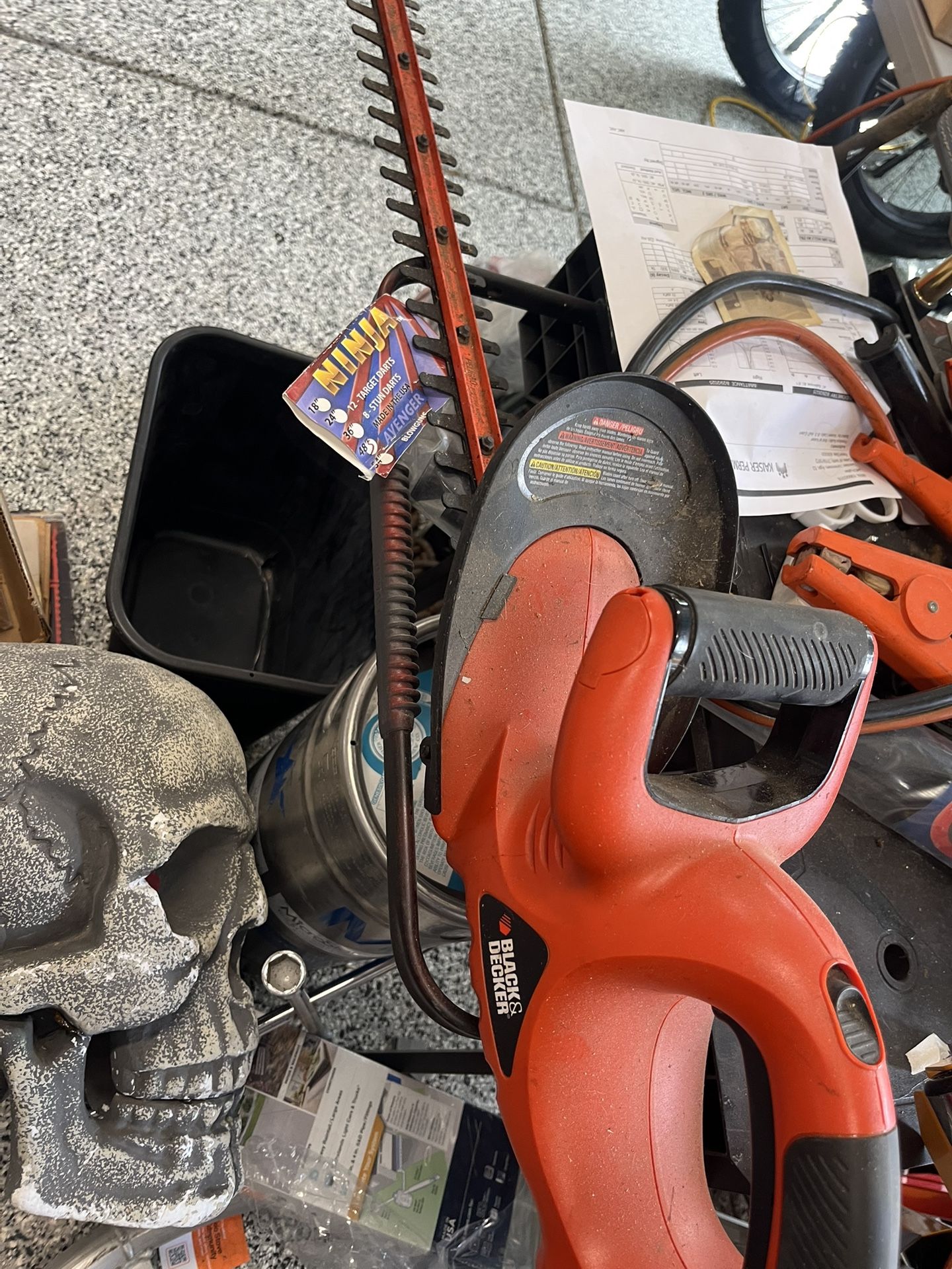 Black & Decker 22" Hedge Trimmer, 18V Cordless Needs Battery