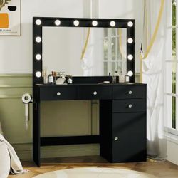 41" Makeup Vanity with LED Mirror and 3 Drawers