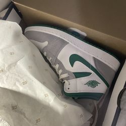 air jordan 1 mid grey pine green