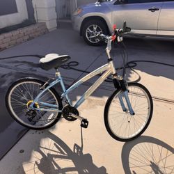 Women’s 26 inch Schwinn bicycle