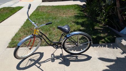 26 inch girls Schwinn beach cruiser good tubes and tires