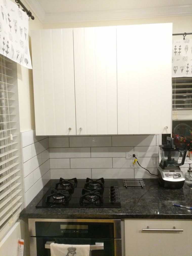 IKEA Hittarp kitchen cabinet with integrated Broan range hood