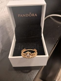 BEAUTIFUL PANDORA TIARA RING & SIZE 7-7.5......😁😊😍