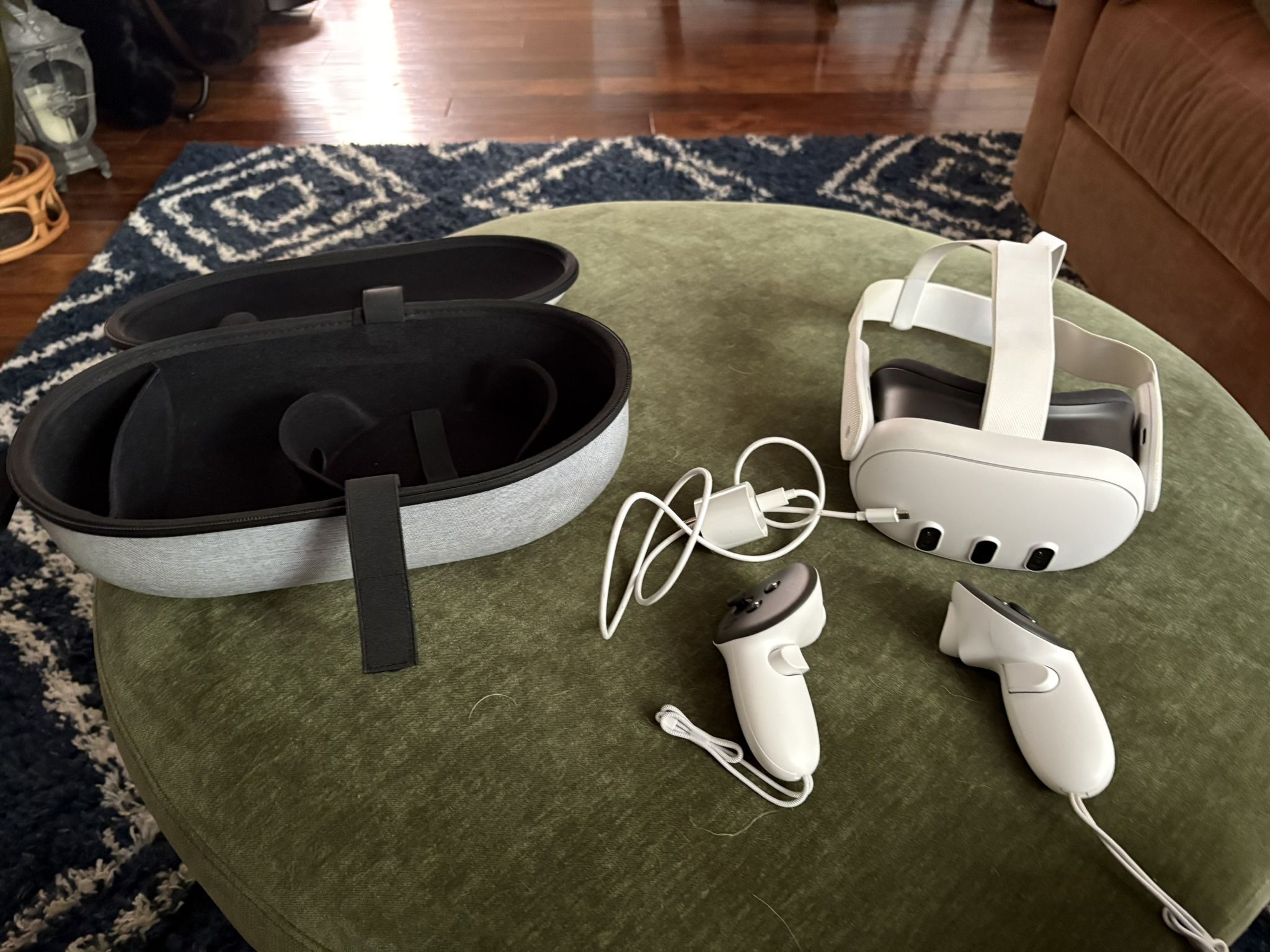 Oculus Quest 3 With Storage Box