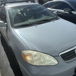 Toyota - Corolla 2005